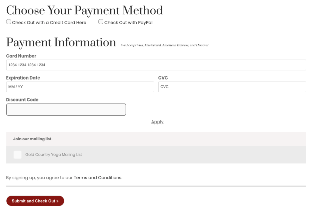 Screenshot of a checkout page that offers payment via PayPal or credit card